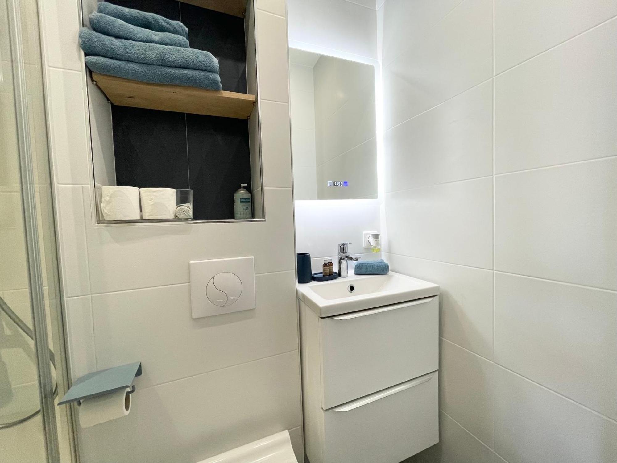 Homelivia Av Jean Medecin Nice Quarto foto